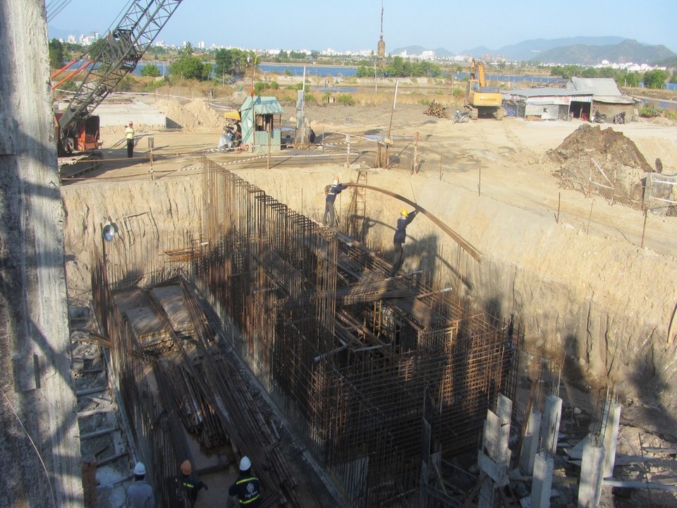 Tram bom dau vao.jpg